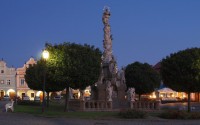 /album/galerie/night-hradce-square-telc-vnitrni-mesto-vysocina-czech-republic-1050x1680-jpg/